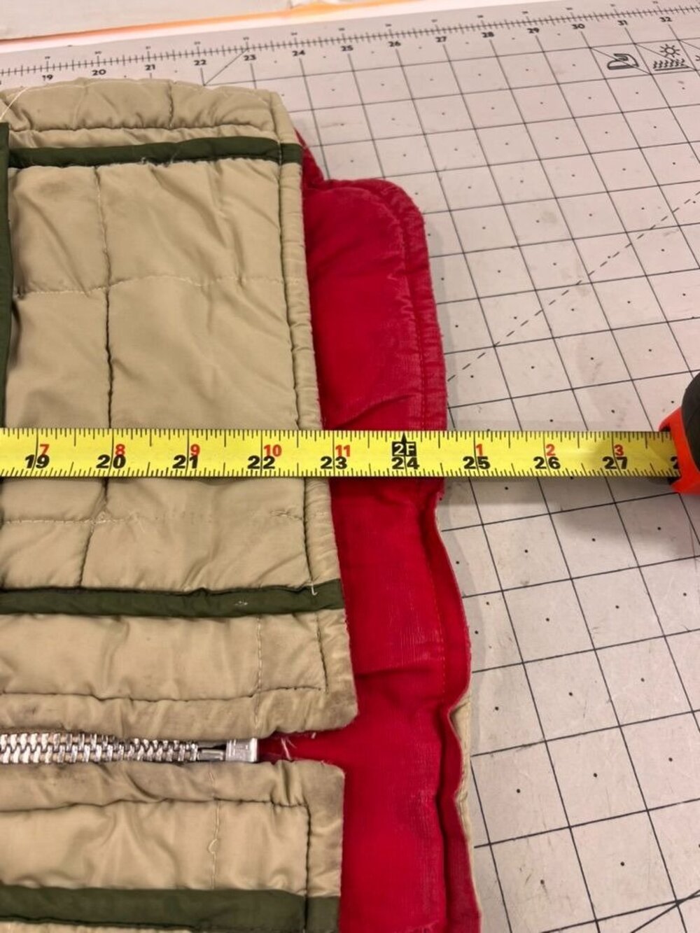 Vintage Pioneer Wear Reversible Quilted Hunting Vest Beige & Red Men’s M - Picture 7 of 15